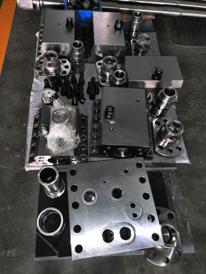 Excavator Hydraulic Hammer Valve Assembly / Hydraulic Breaker Spare ISO Disetujui