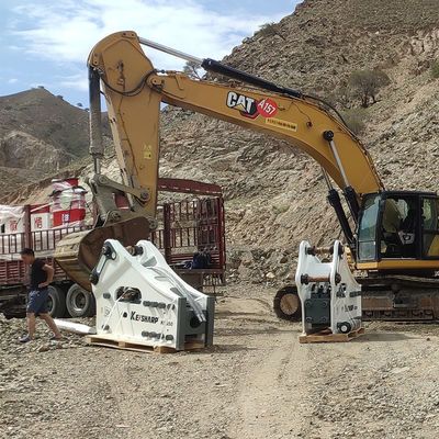Heavy Hydraulic Stone Breaker Untuk 50-60ton Excavator Guide / Bentuk Tidak Reguler